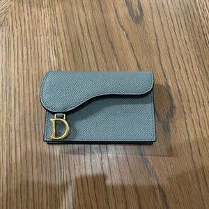 Dior saddle flap cardholder in grey grained leather